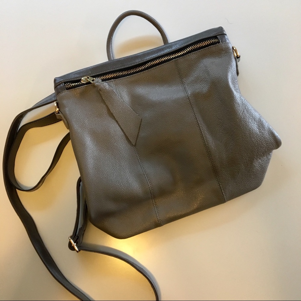 LEATHER Shoulder bag and backpack IN GREY
